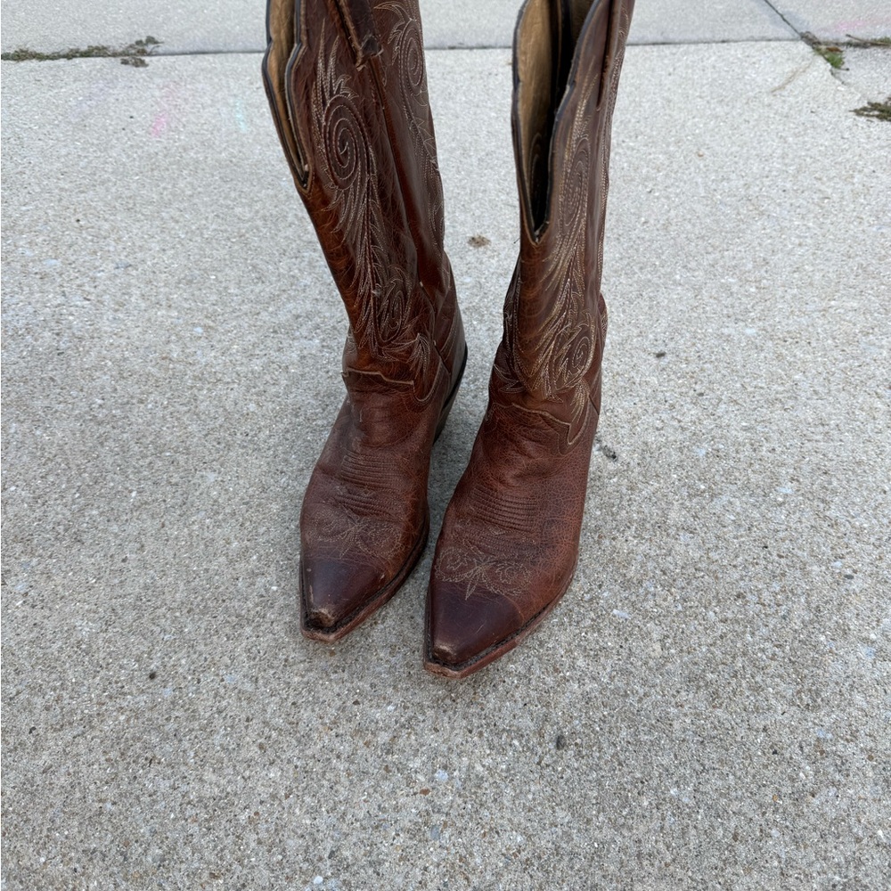 Justin Boots Brown Heeled Leather Boots